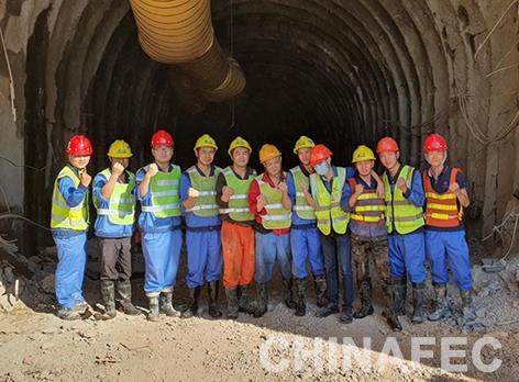 老挝南屯1水电站基础处理项目底层廊道复工复产.jpg